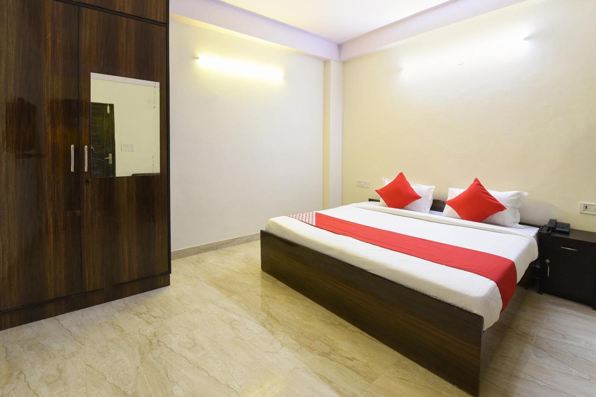 Hotel O Club Residency Nuova Delhi Esterno foto