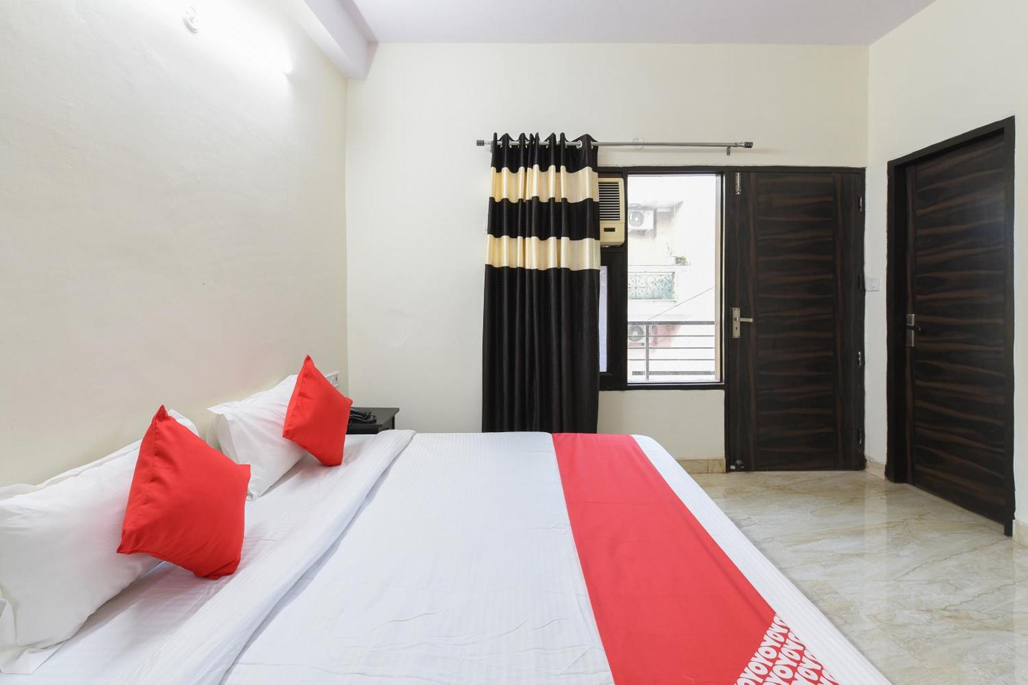 Hotel O Club Residency Nuova Delhi Esterno foto