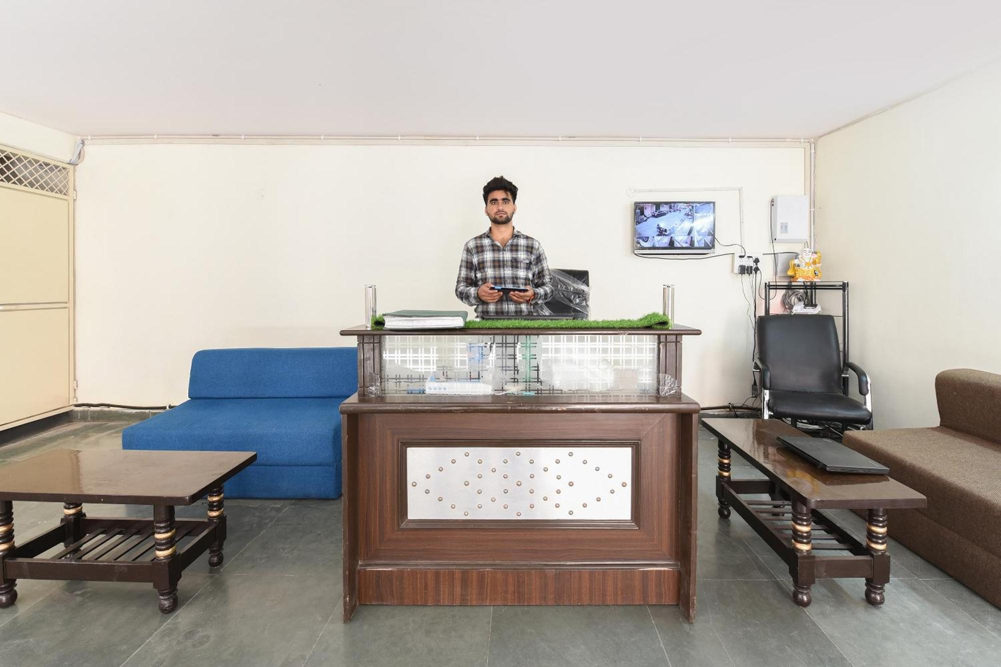 Hotel O Club Residency Nuova Delhi Esterno foto