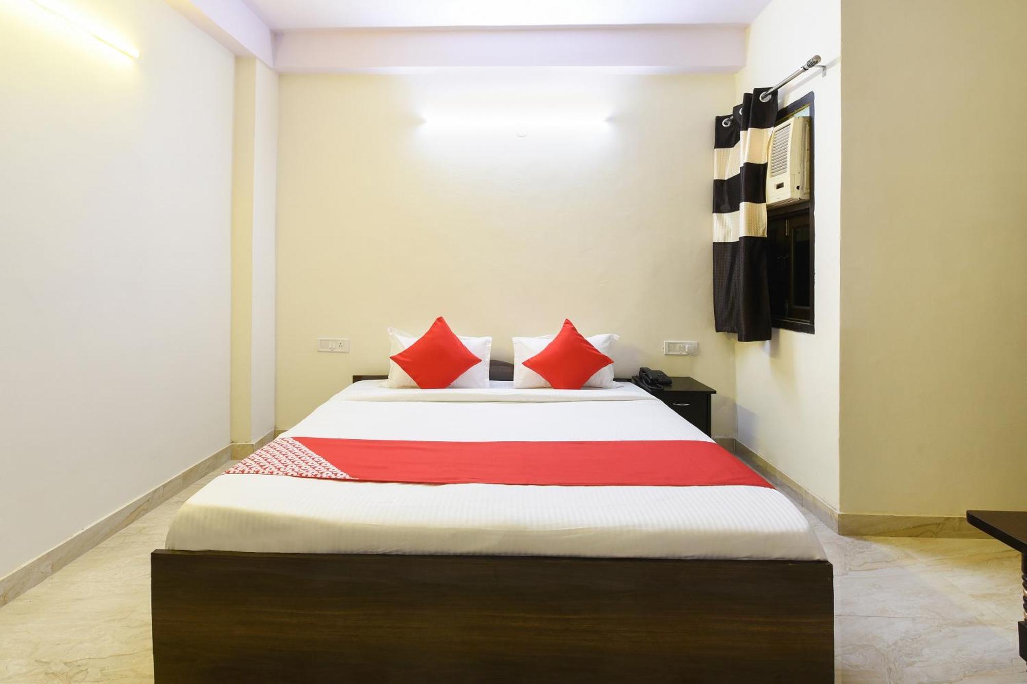 Hotel O Club Residency Nuova Delhi Esterno foto