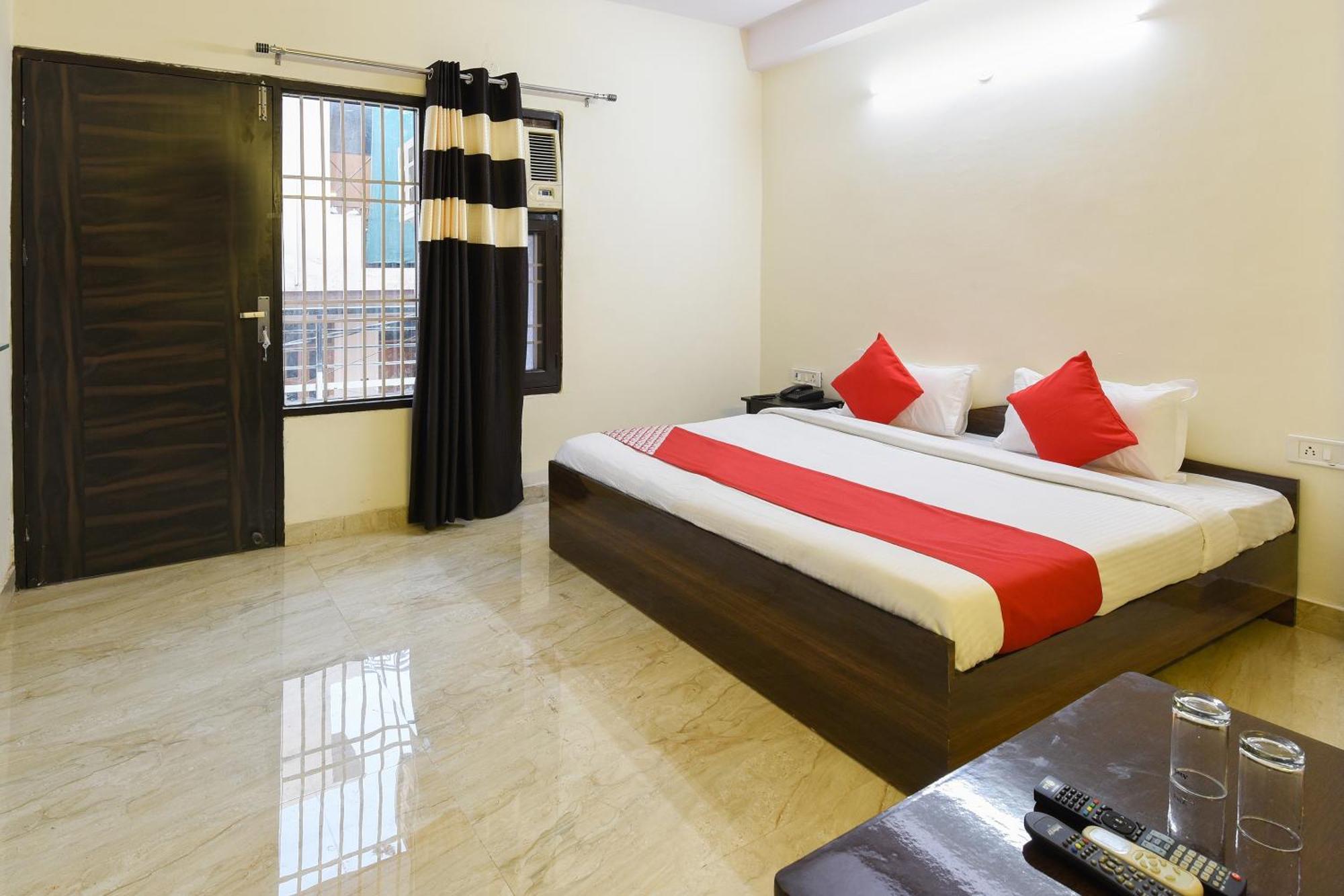 Hotel O Club Residency Nuova Delhi Esterno foto